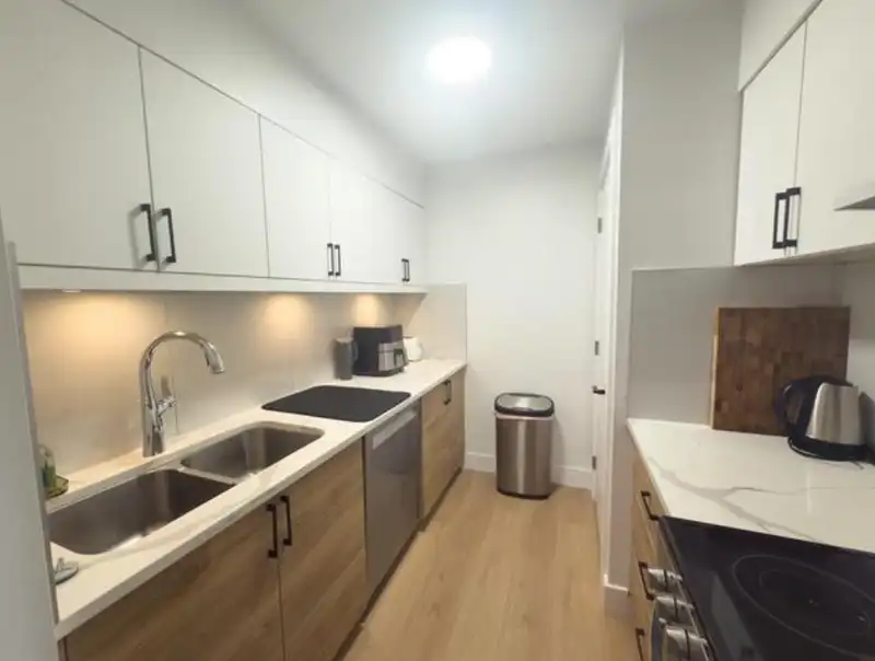 218 11816 88 AVENUE - photo 4 of 12