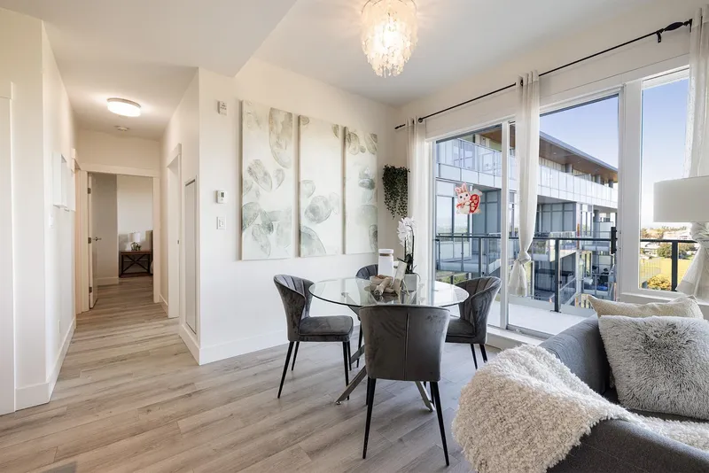 801 10780 NO. 5 ROAD - photo 2 of 25