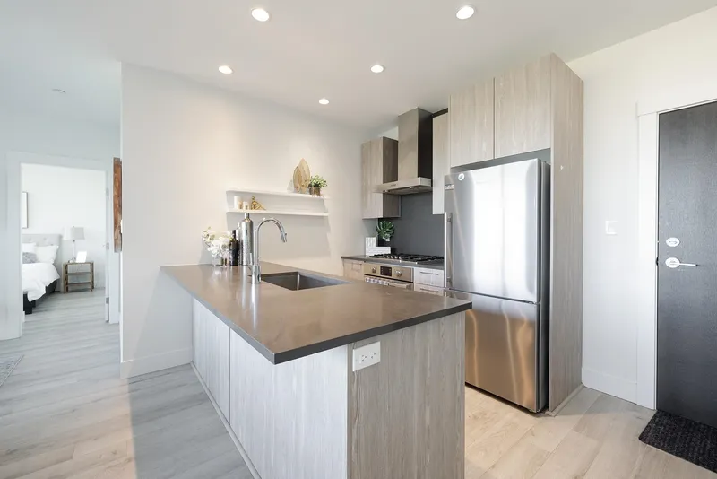 801 10780 NO. 5 ROAD - photo 4 of 25