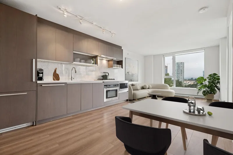 1512 13696 100 AVENUE - photo 1 of 22