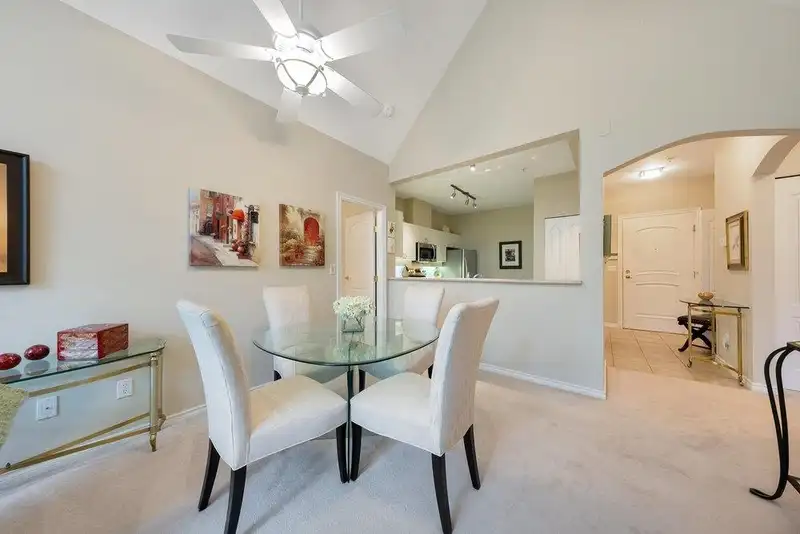 302 678 W QUEENS ROAD - photo 3 of 20