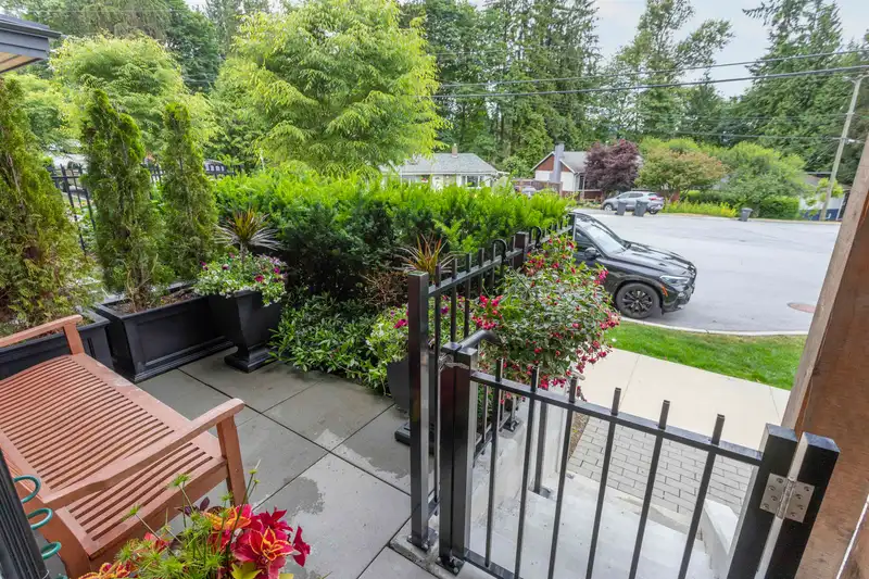 6 50 SEAVIEW DRIVE - photo 2 of 40