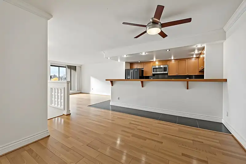 205 1600 HOWE STREET - photo 4 of 37