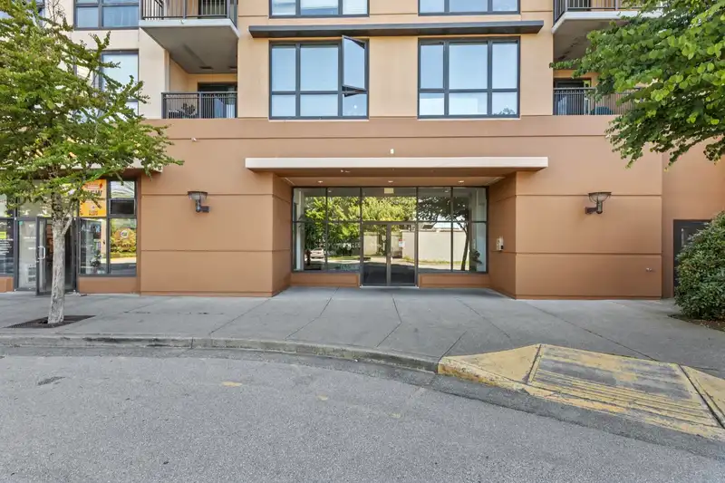 1904 511 ROCHESTER AVENUE - photo 2 of 9