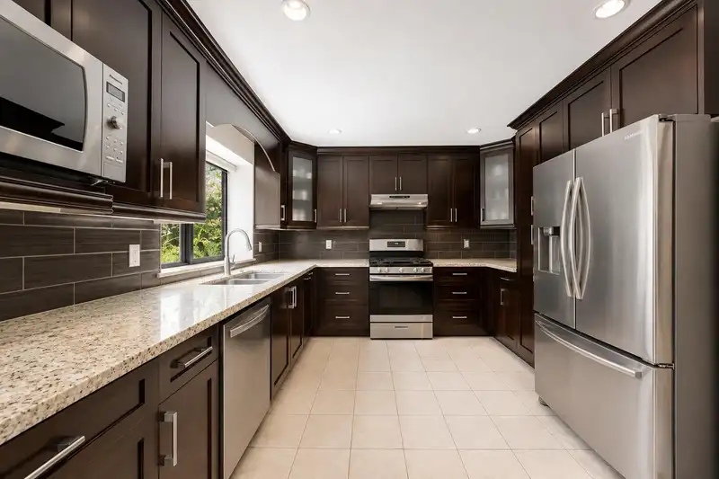 820 SEYMOUR BOULEVARD - photo 4 of 24