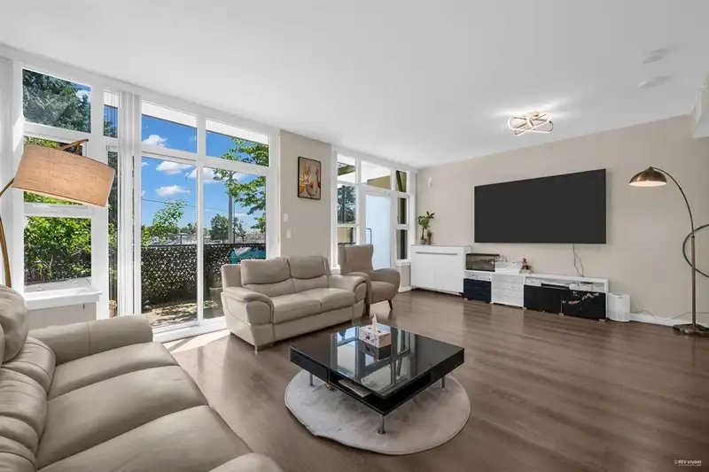 TH16 8677 CAPSTAN WAY - photo 4 of 40