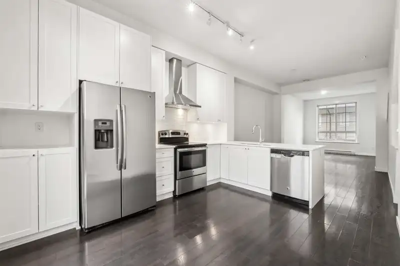 24 16261 23A AVENUE - photo 1 of 25