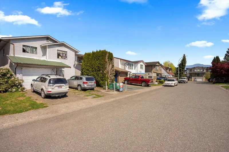 8547 MCCUTCHEON AVENUE - photo 3 of 25