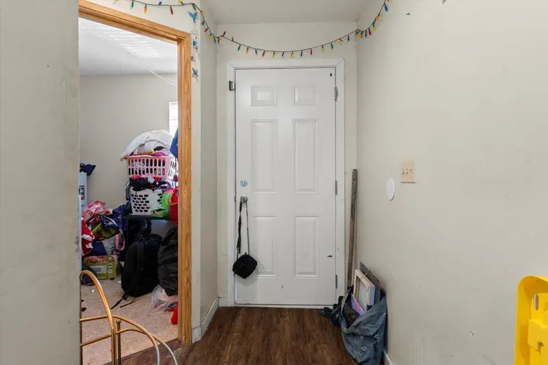 8547 MCCUTCHEON AVENUE - photo 4 of 25