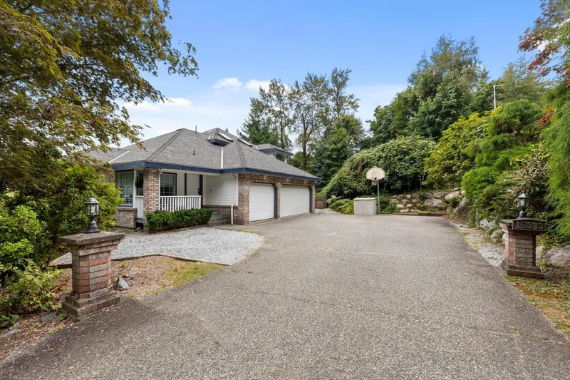 15333 SHERIDAN DRIVE - photo 3 of 25