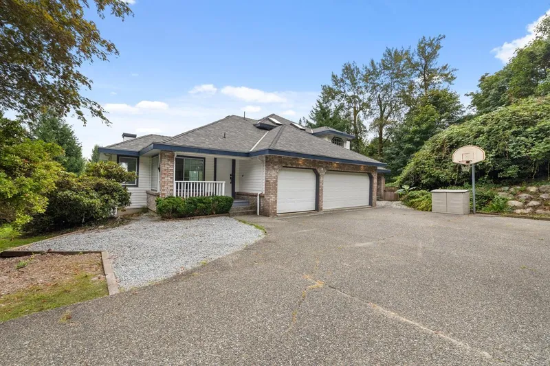 15333 SHERIDAN DRIVE - photo 4 of 25