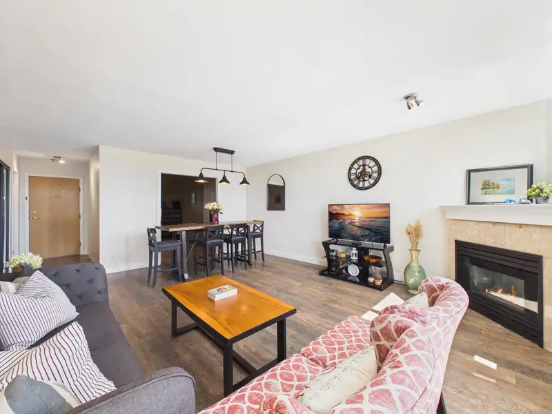 902 7108 EDMONDS STREET - photo 3 of 32
