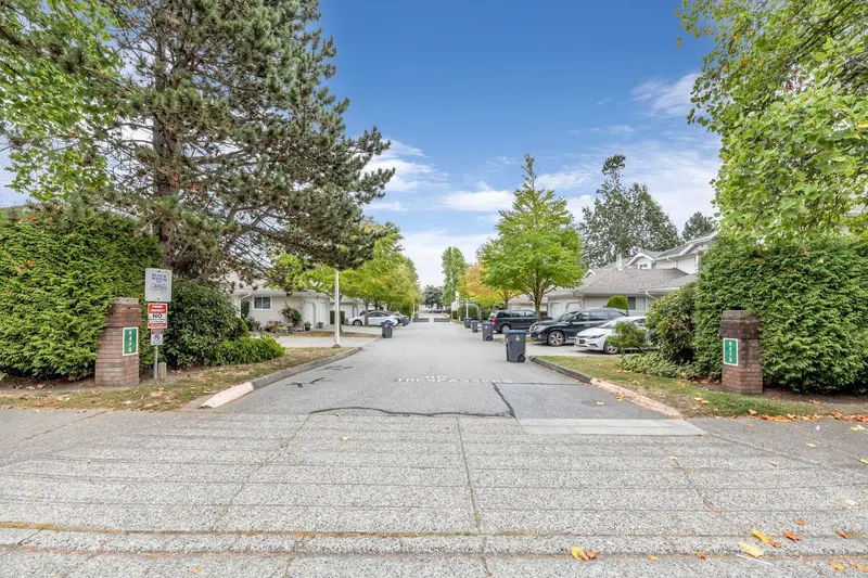 17 6478 121 STREET - photo 2 of 25