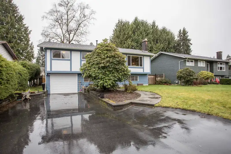 1214 LABURNUM AVENUE - photo 3 of 37