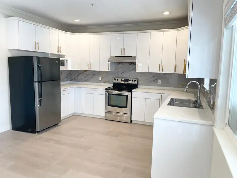 2178 E 49TH AVENUE - photo 4 of 27