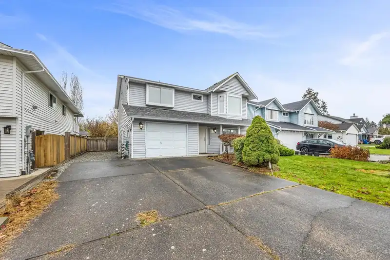 12120 BLOSSOM STREET - photo 3 of 40