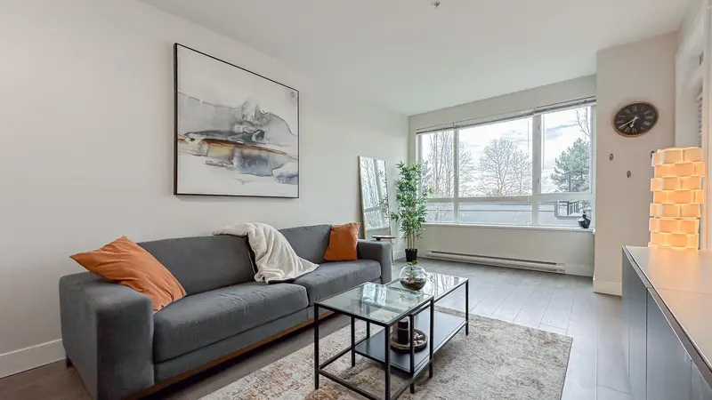 203 1306 FIFTH AVENUE - photo 2 of 25