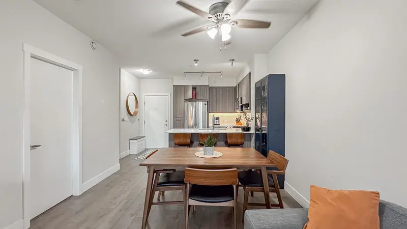 203 1306 FIFTH AVENUE - photo 4 of 25