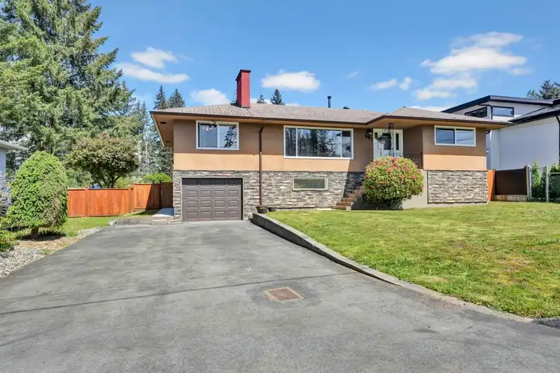 981 GROVER AVENUE - photo 1 of 40
