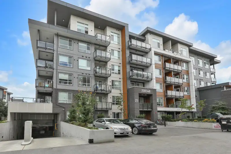 B508 20834 80 AVENUE - photo 1 of 31
