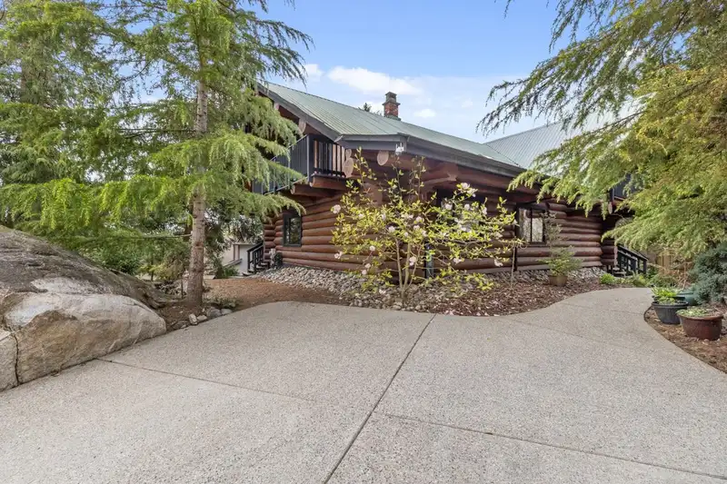 23823 132 AVENUE - photo 1 of 35