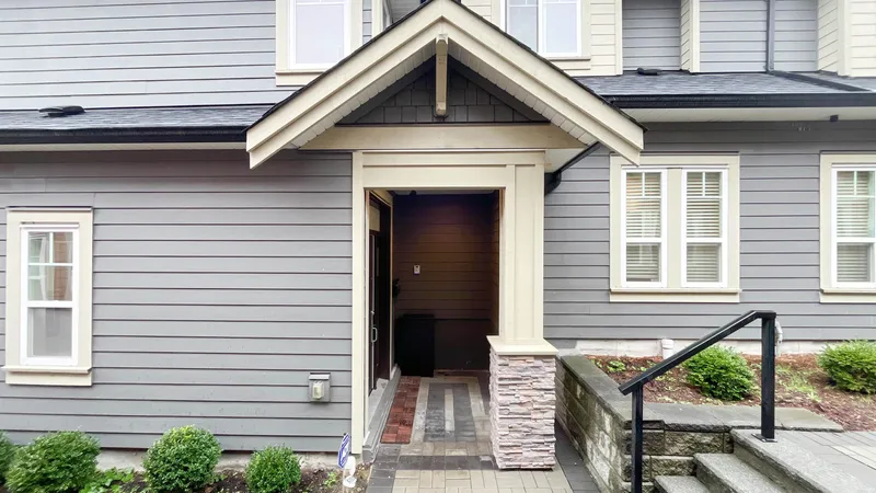 101 910 DELESTRE AVENUE - photo 2 of 25