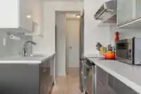 307 2335 YORK AVENUE - thumbnail 4