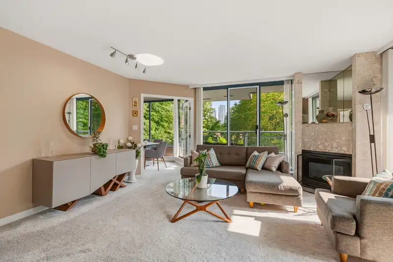 203 13353 108 AVENUE - photo 2 of 34