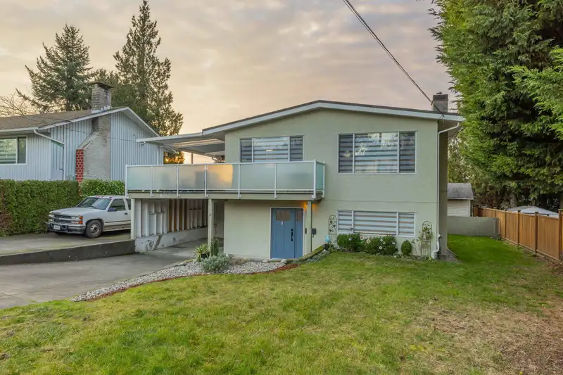 8643 112 STREET - photo 2 of 40