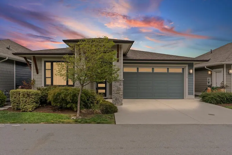 38 46110 THOMAS ROAD - photo 1 of 25