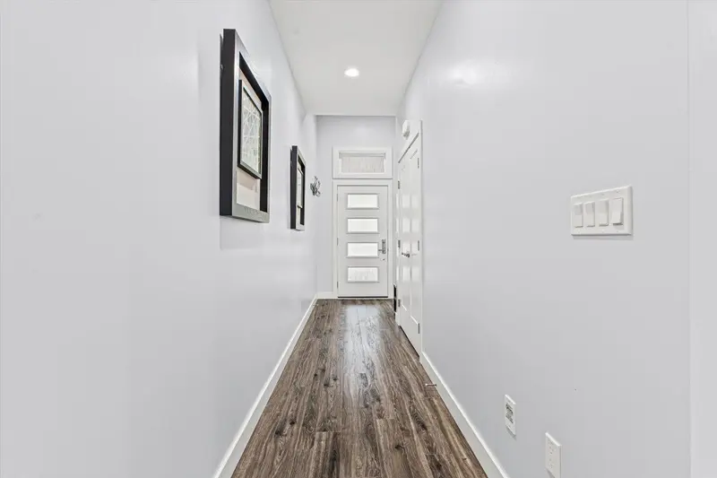 38 46110 THOMAS ROAD - photo 3 of 25