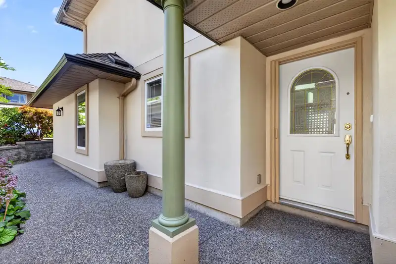 249 13888 70 AVENUE - photo 4 of 40