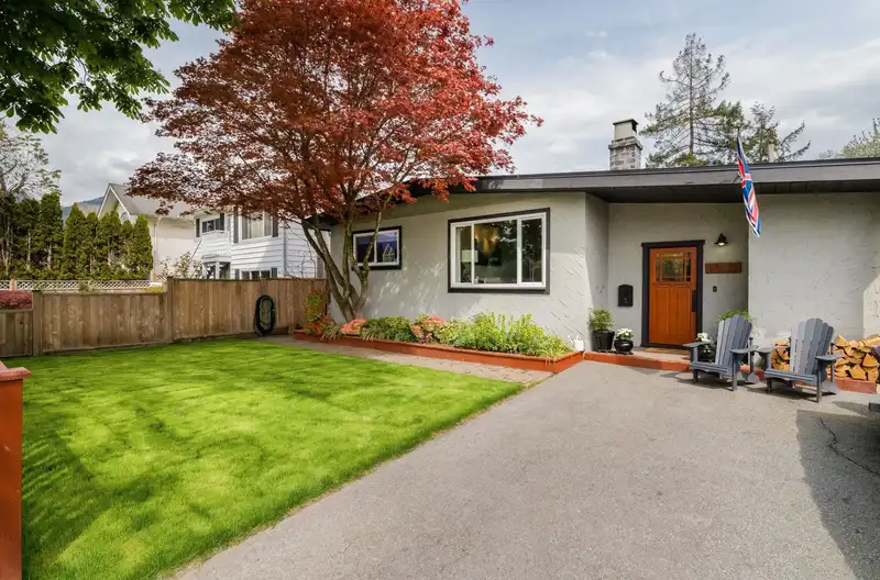 1932 JONES AVENUE - photo 1 of 40