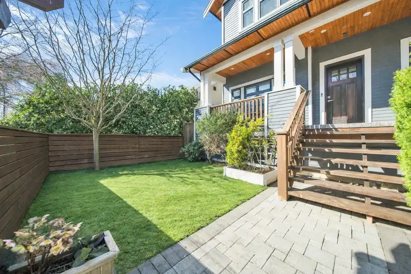 945 E 20TH AVENUE - photo 2 of 37
