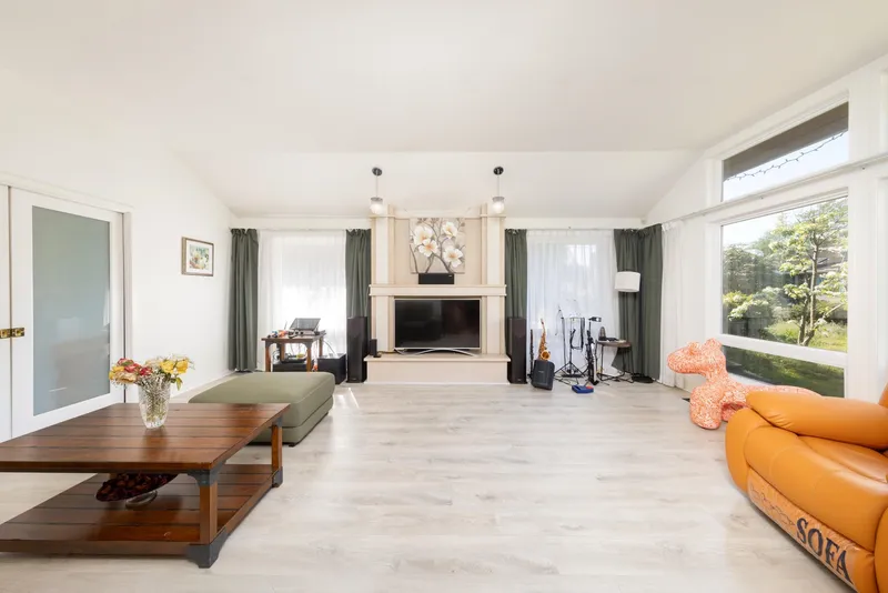 11716 SUMMIT CRESCENT - photo 4 of 25