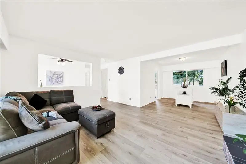 32410 DIAMOND AVENUE - photo 4 of 40