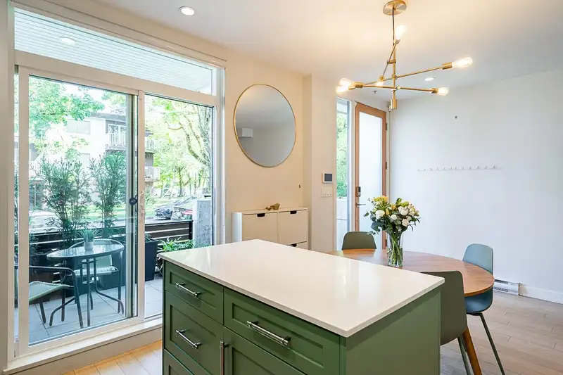 3181 QUEBEC STREET - photo 4 of 40
