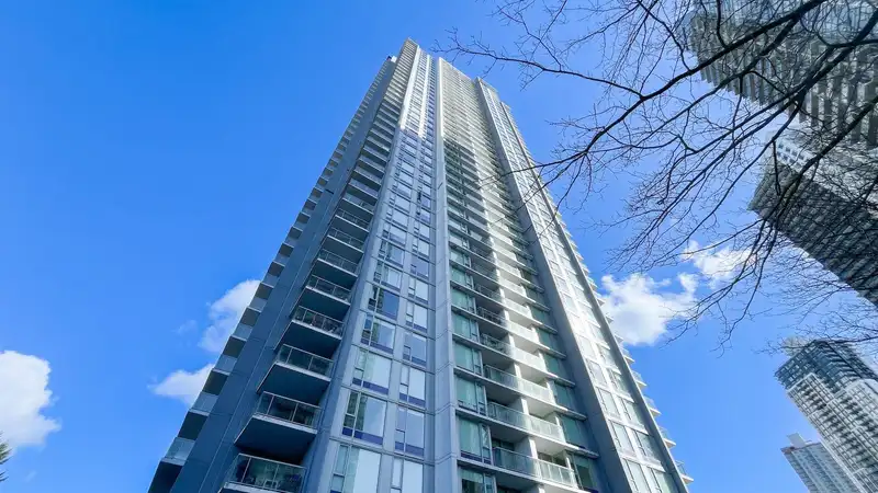 1207 13696 100 AVENUE - photo 2 of 26