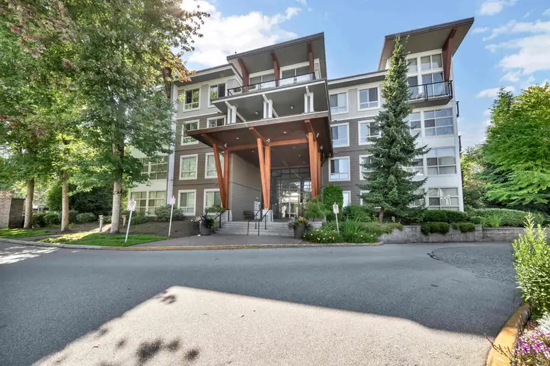 131 6628 120 STREET - photo 1 of 33