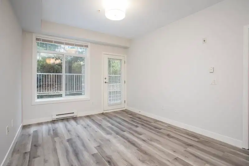 103 13277 108TH AVENUE - photo 3 of 20