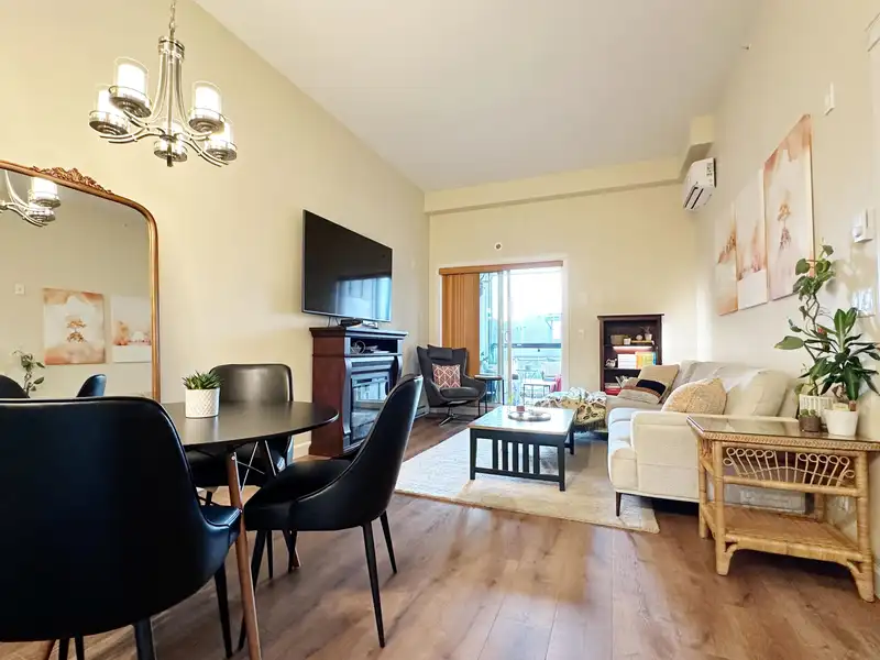 603 20367 85 AVENUE - photo 1 of 12