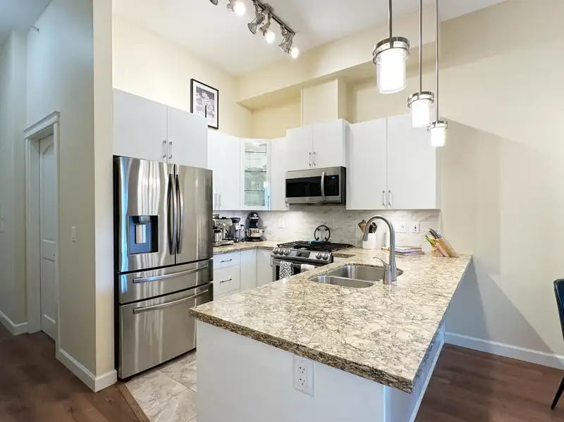 603 20367 85 AVENUE - photo 4 of 12