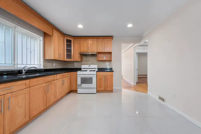 153 SE MARINE DRIVE - photo 4 of 29