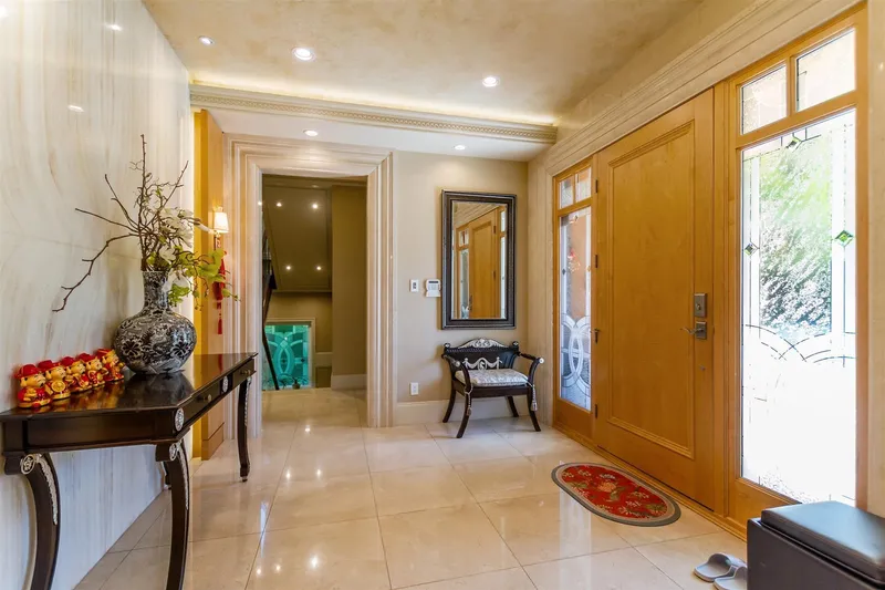 4239 PINE CRESCENT - photo 2 of 25