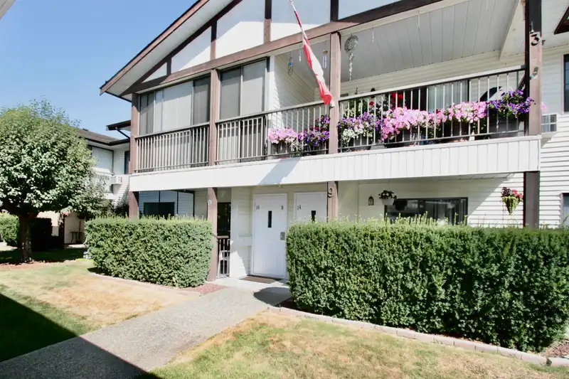 10 32718 GARIBALDI DRIVE - photo 2 of 35