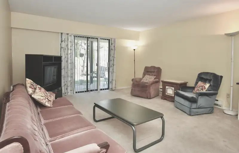 10 32718 GARIBALDI DRIVE - photo 4 of 35