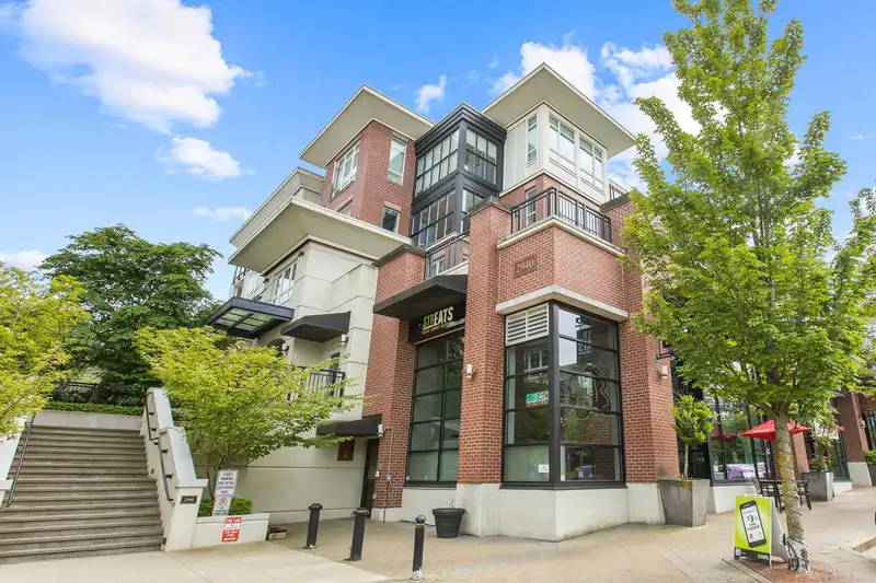170 2940 KING GEORGE BOULEVARD - photo 1 of 40