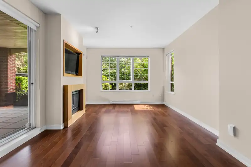 170 2940 KING GEORGE BOULEVARD - photo 4 of 40