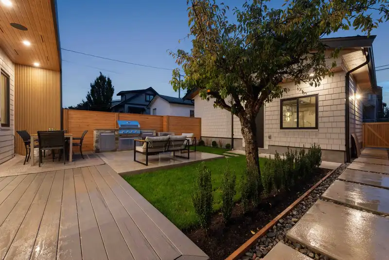 2 312 E 37TH AVENUE - photo 4 of 40