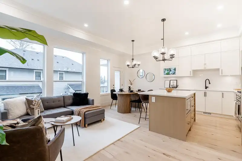 102 16612 18A AVENUE - photo 4 of 39